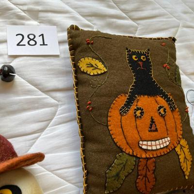 Halloween decor Lot