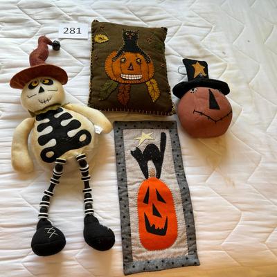 Halloween decor Lot