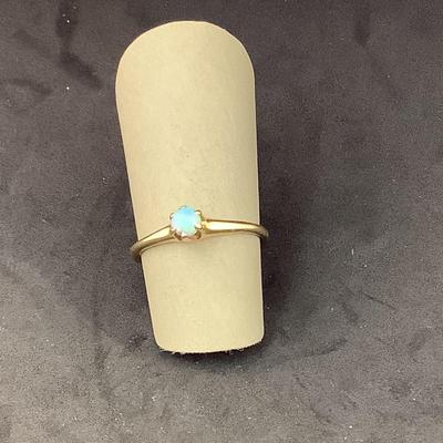 J1306 10kt Yellow Gold 6 prong Opal Ladies Ring