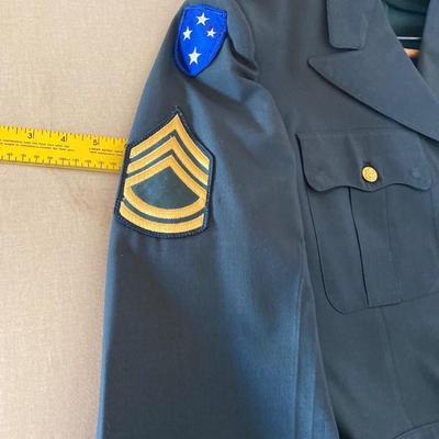 Vintage Vietnam war era army uniform jacket
