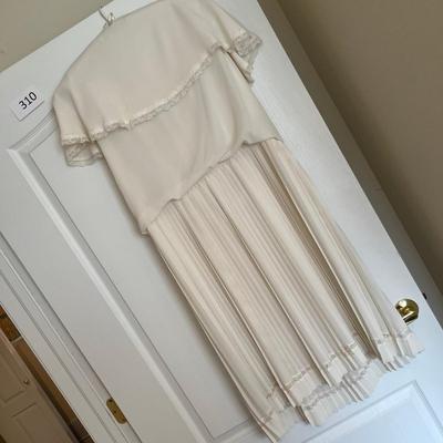 Liz Roberts Size 14 Pleated Dress