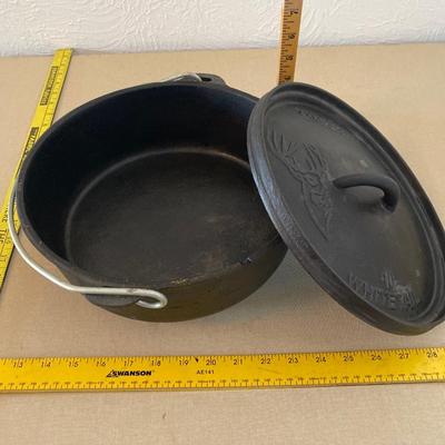 Cast iron dutch oven
