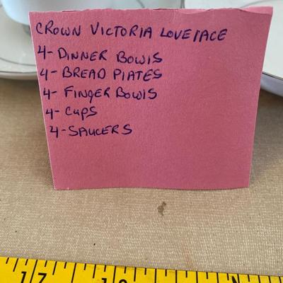 Crown Victoria Lovelace service for four