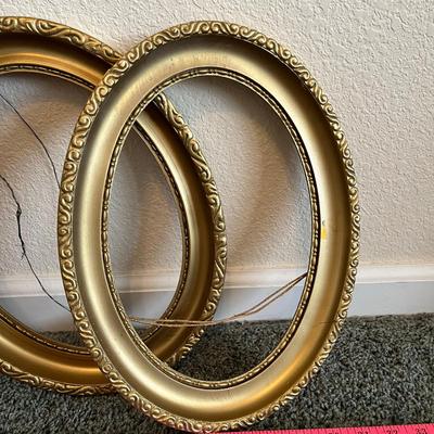 Lot of vintage picture frames