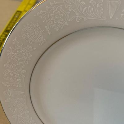 Crown Victoria Lovelace 7 cups in seven saucers