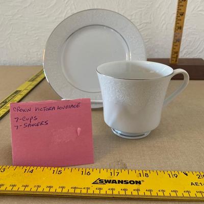Crown Victoria Lovelace 7 cups in seven saucers