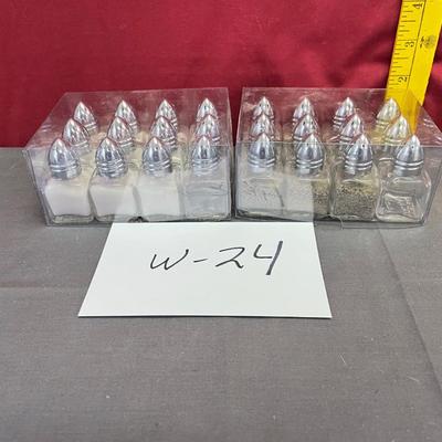 12 salts and peppers