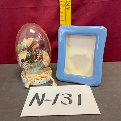 Small frame & flower decor