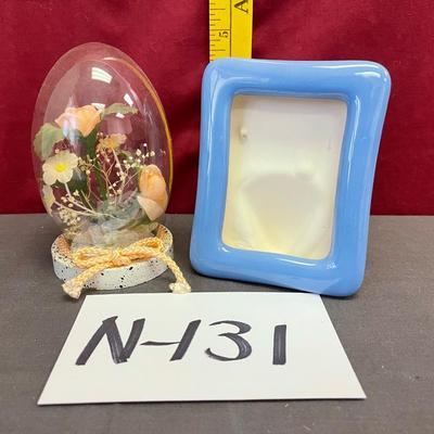 Small frame & flower decor