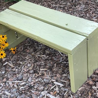 O19-Small garden bench
