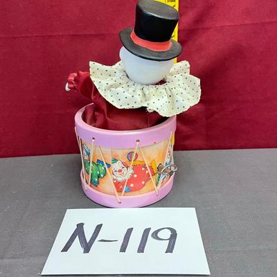 Circus dancing clown music box