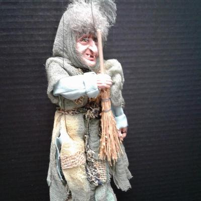 La Befana  The Witch of Christmas - in original plain brown box