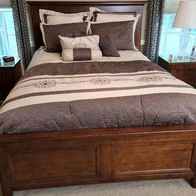 Queen Size Bed Frame Wood Headboard and Footboard