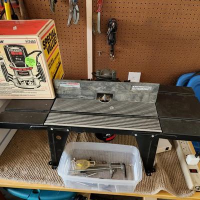 Sears Craftsman  1 1/2 HP Router with Table