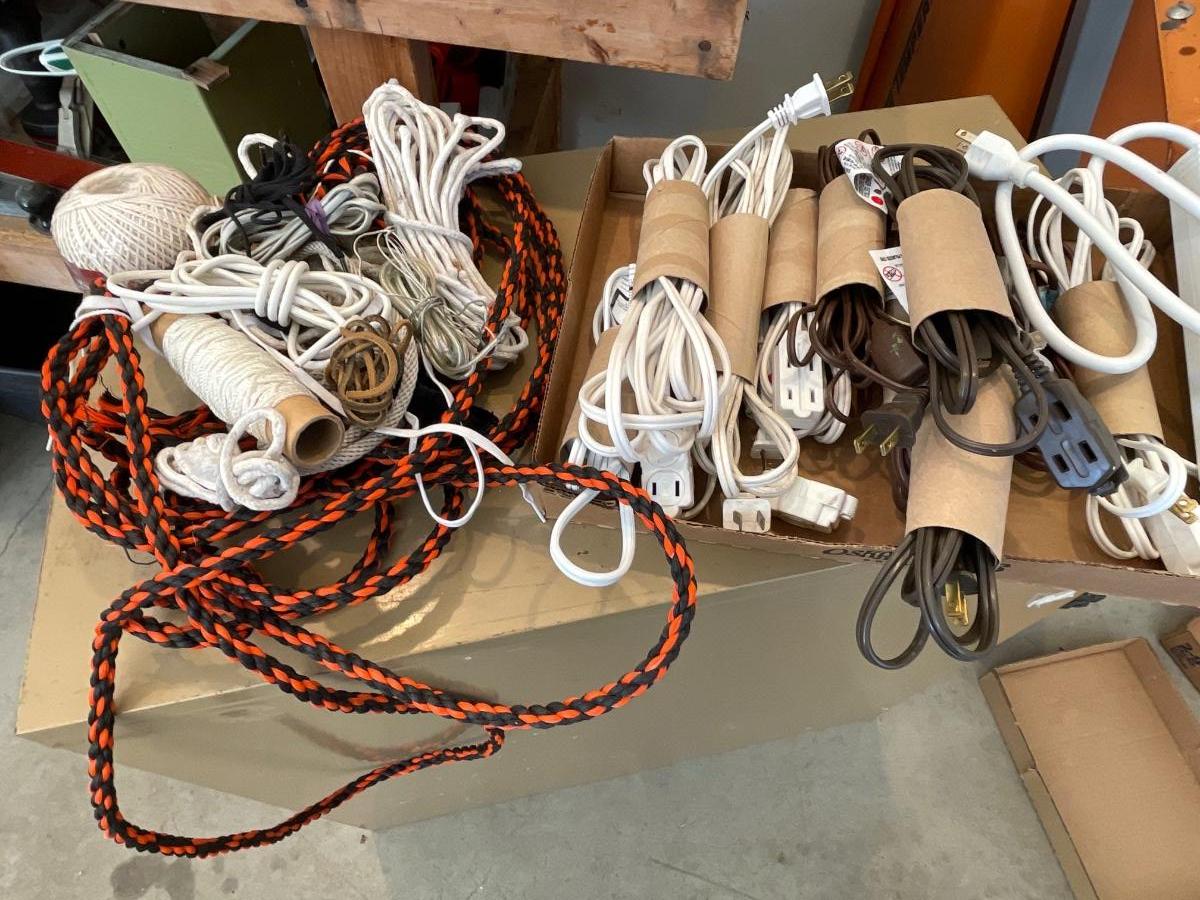 G53Power strip, cords and miscellaneous rope