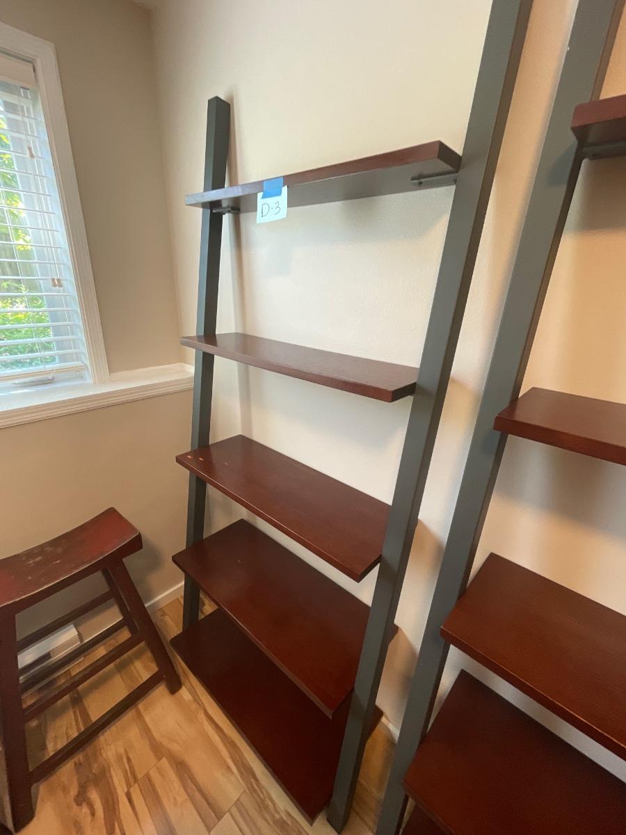 D3Leaning bookshelf