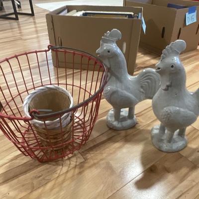 D17-Baskets and pair of chickens