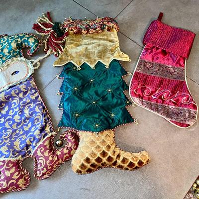 LOT 274 GROUP OF GLAM CHRISTMAS STOCKINGS JESTER CHRISTMAS TREE BOOT RED & GOLD