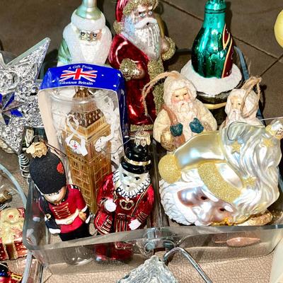 LOT 275  GROUP OF FIGURAL CHRISTMAS ORNAMENTS GLITTER BRITISH SANTAS BELLS MINIATURES KUGELS
