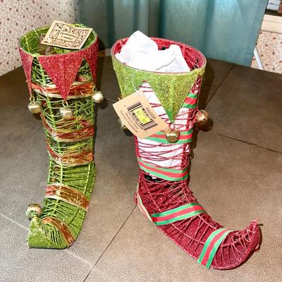 LOT 277  LIGHT UP RED SOFT SCULPTED CHRISTMAS TREE & PAIR OF COATED WIRE ELF BOOTS!