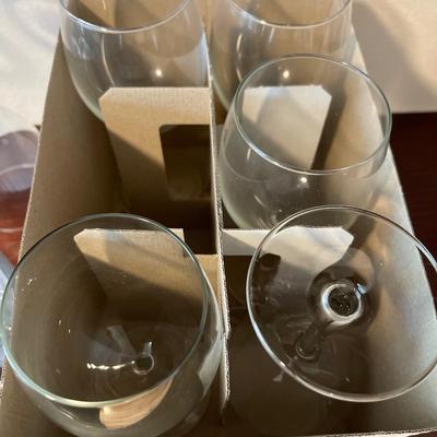 D37-Wine Glasses