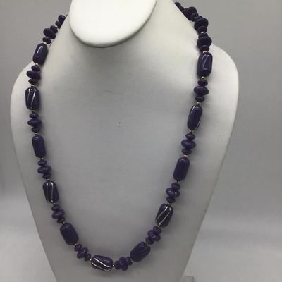 Purple Beaded necklace Silver Accent Vintage