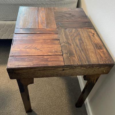 1B7-Side Table