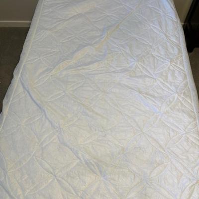 2B1-Twin mattress,box spring, head/footboard and mattress pad