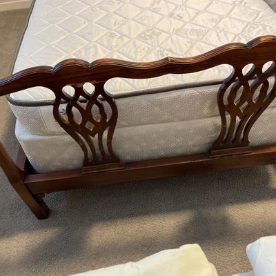 2B1-Twin mattress,box spring, head/footboard and mattress pad