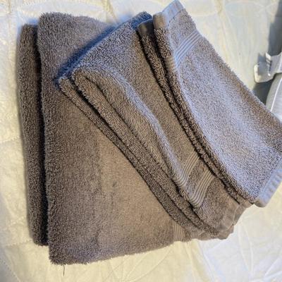2B2-Two standard pillows, one decorative pillow , etc