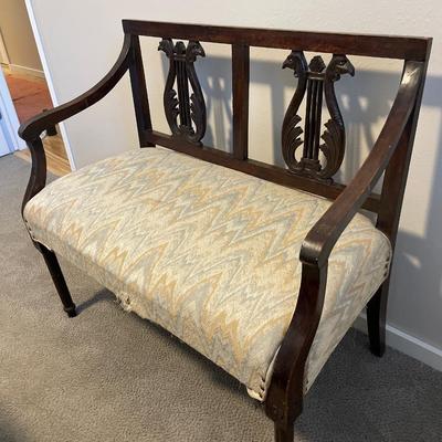2B4-Antique bench