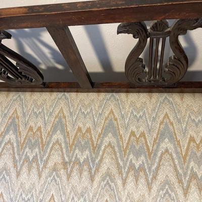 2B4-Antique bench