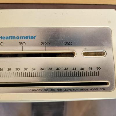 Vintage Healthometer Balance scale 300 lbs max