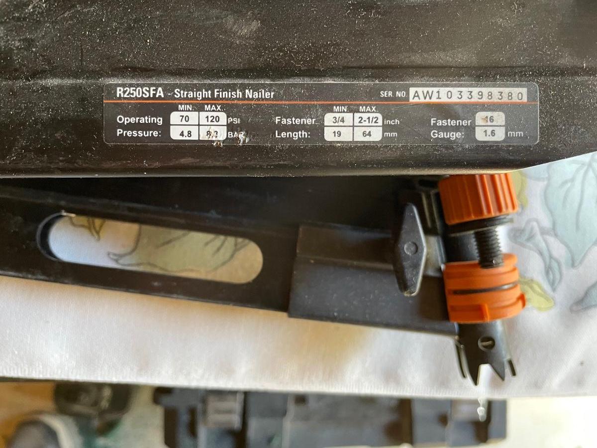 Rigid Framing and Trim Guns with Bag. Great Condition!