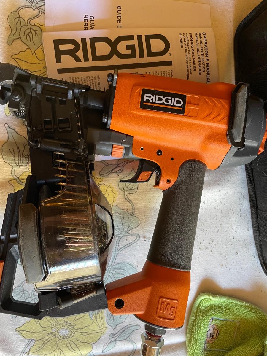 Rigid Coil Roofing Nailer with Tool Bag. Great Condition!