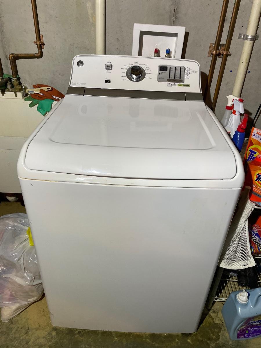 GE Extra Large Top Load Washer. Great Condition!