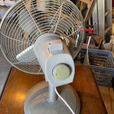 Holmes 12 Inch Fan with Metal Blades. Good Condition!