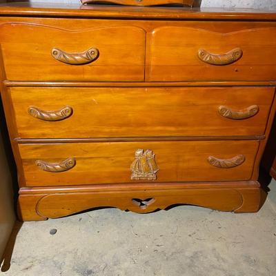 Antique Dresser Set with Mirror. Good Condition!