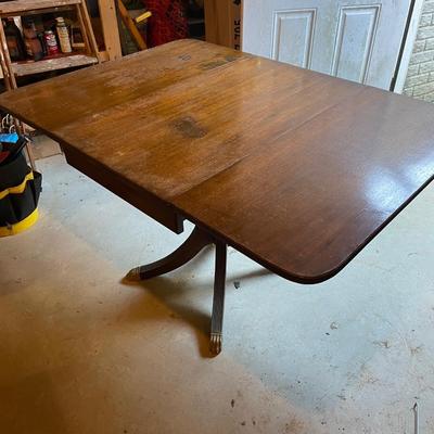 Queen Anne Era Drop Leaf Table. Good Condition!