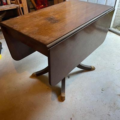 Queen Anne Era Drop Leaf Table. Good Condition!