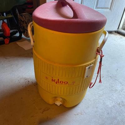 Igloo 5 Gallon Round Cooler. Good Condition!