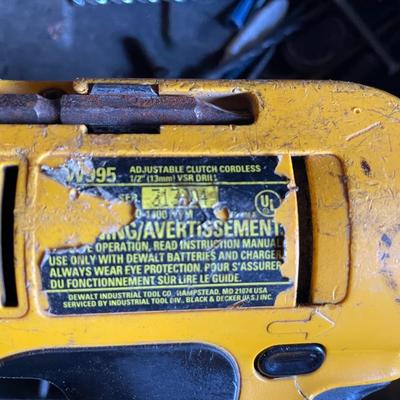 Dewalt DW995 1/2" 18v Drill/Driver w/Battery, No Charger. Working Condition.