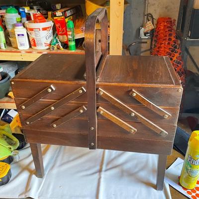 Antique Sewing Basket. Good Condition!