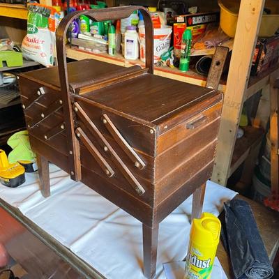 Antique Sewing Basket. Good Condition!