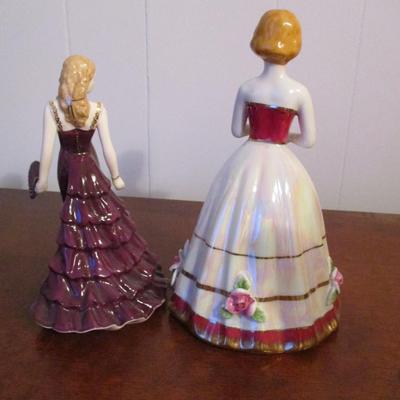 Royal Worcester Figurine & Porcelain Girl Figurine Iridescent Dress