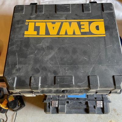 Dewalt DC759 1/2" Drill/Driver with Battery, No Charger. Working Condition!