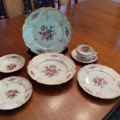 LOT 8  GORGEOUS ROSENTHAL SANSSOUCI IVORY 12 PLACE SETTING DINNERWARE WITH EXTRAS