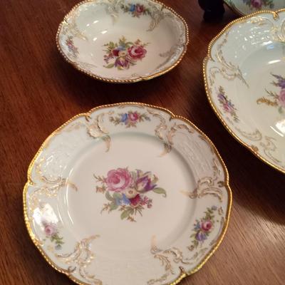 LOT 8  GORGEOUS ROSENTHAL SANSSOUCI IVORY 12 PLACE SETTING DINNERWARE WITH EXTRAS
