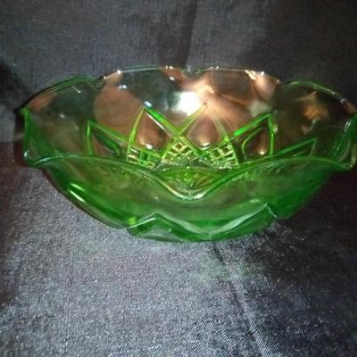 LOT 21  GREEN DEPRESSION GLASS BOWL AND SALT/PEPPER SHAKERS