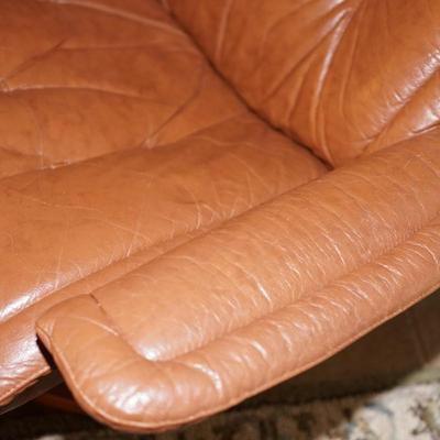 STRESSLESS EKORNES NORWAY BROWN LEATHER CHAIR WITH OTTOMAN